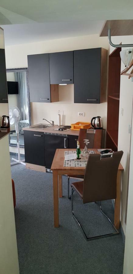 Elg Rooms Postojna Extérieur photo