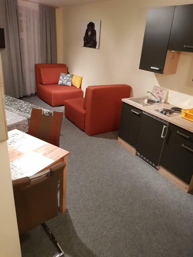 Elg Rooms Postojna Extérieur photo